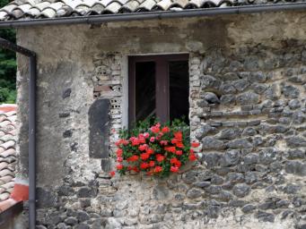 Ten good reasons to buy a holiday house in Abruzzo